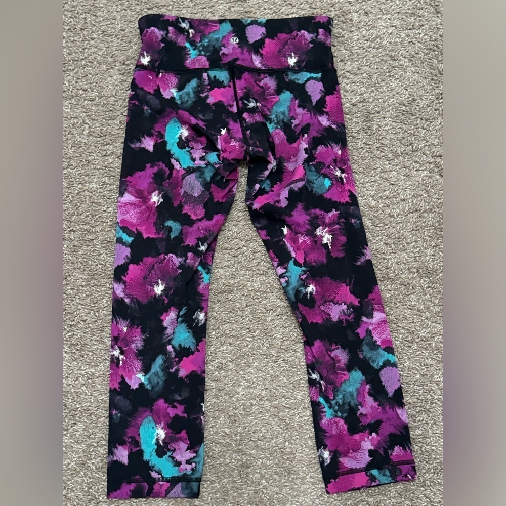 Lululemon Wunder Under Crop III Midnight Bloom Black Deep Fuschia - Picture 5 of 5